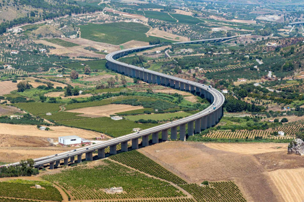 Estudios geológicos · Ingenieros Geotécnicos y Geofísicos Serra de Daró